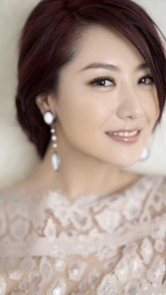 女明星親嘴現象,深度解讀一種文化風尚