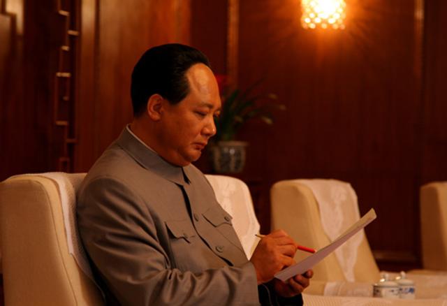 毛澤東特型演員與小巷中的紅色文化寶藏揭秘