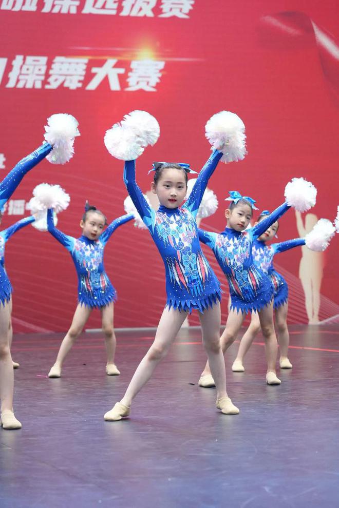 夢見自己參與舞蹈比賽,舞動夢境的角逐之旅