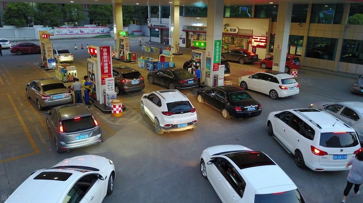 油價(jià)調(diào)整最新動(dòng)態(tài)與小巷深處的特色小店探秘揭秘