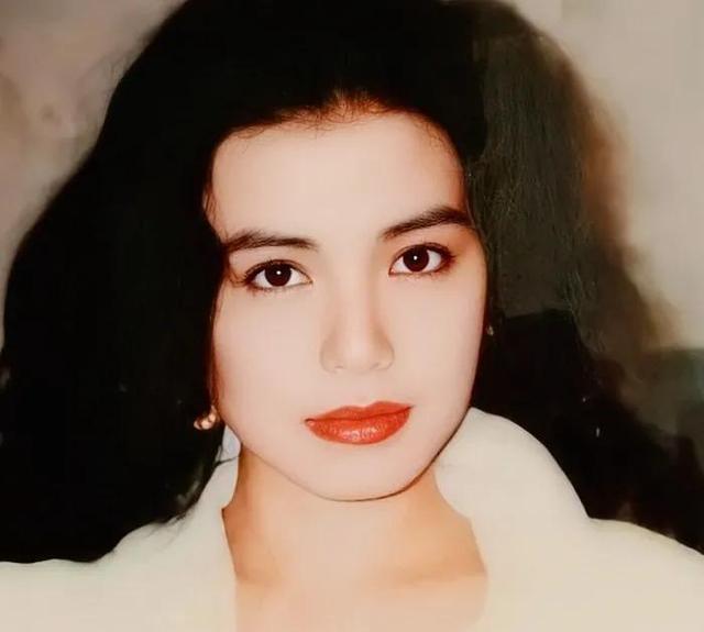 熒屏璀璨,長相大氣女明星的絕美風(fēng)采