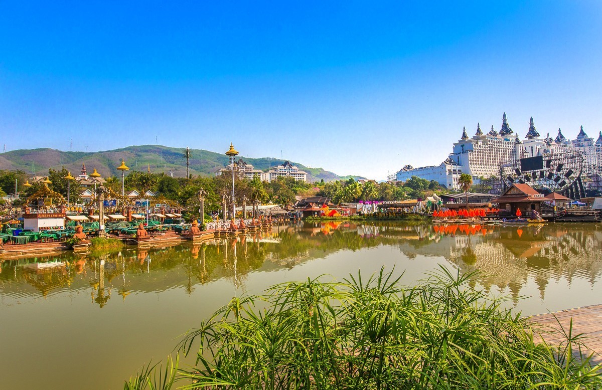 西雙版納六國水上市場的日常風情與溫馨生活