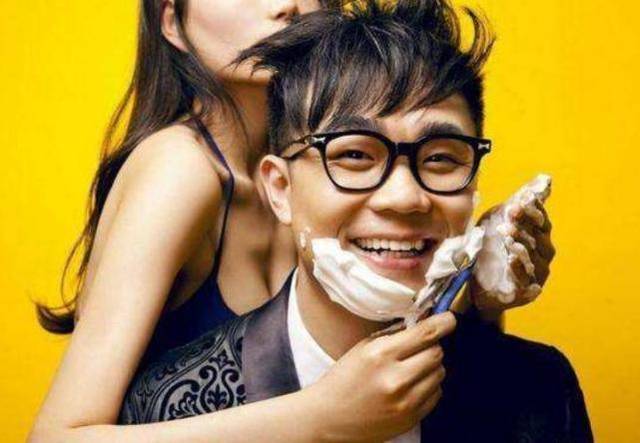 大鵬合作女演員揭秘,小巷中的美食與秘密之旅