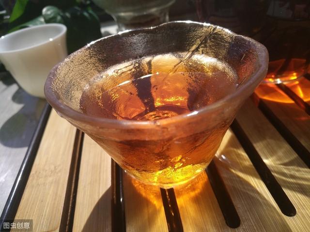 最新茶資訊揭秘,高科技茶飲引領(lǐng)生活革新,成為新寵!