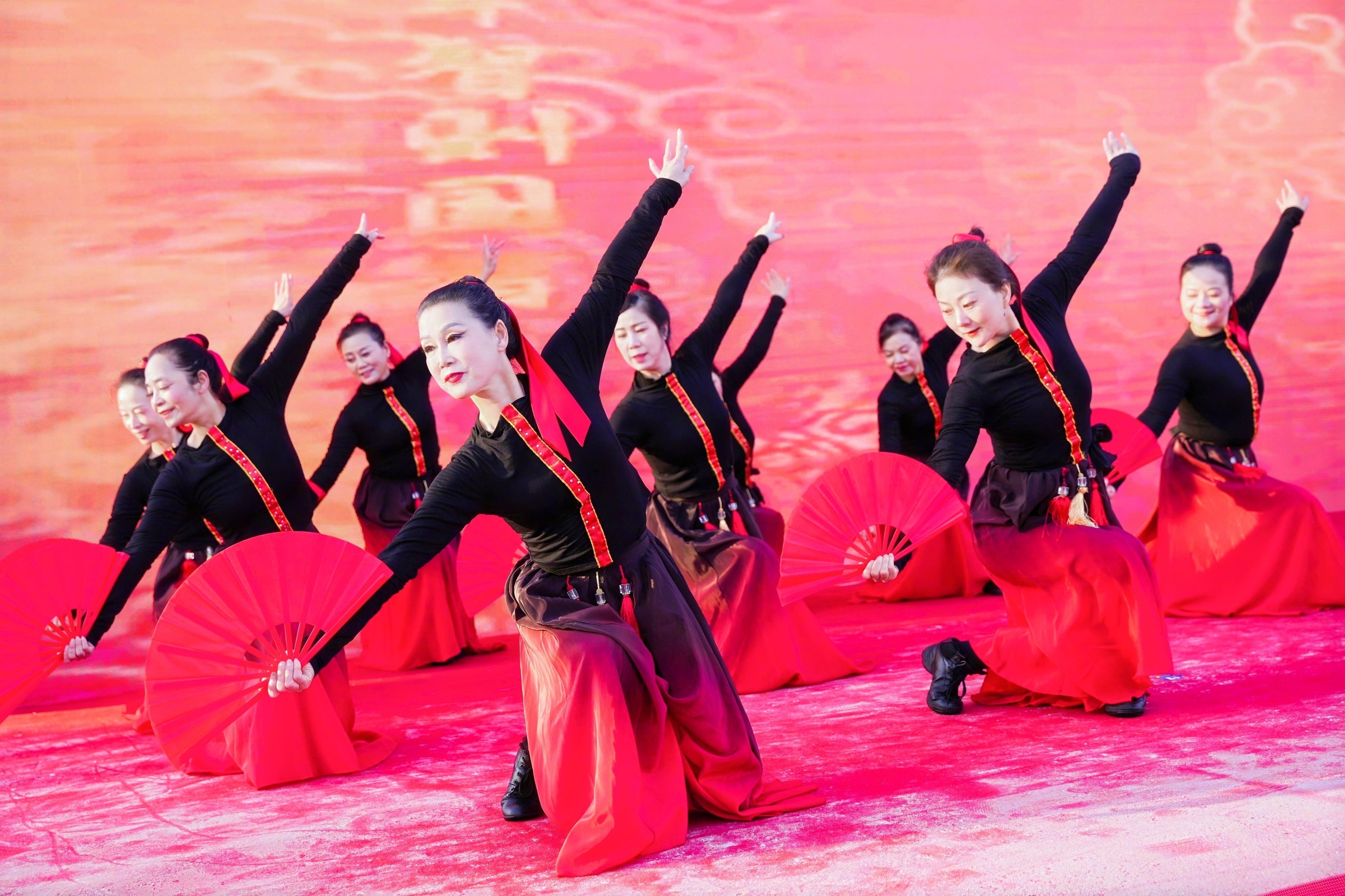 引領潮流的舞蹈革命,2025年度最新歡快舞步