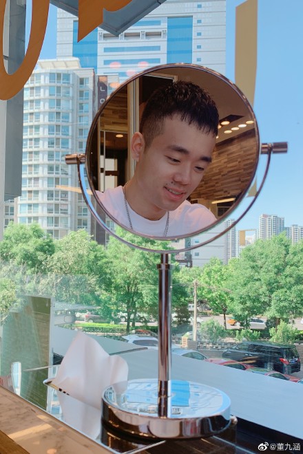 董九涵的近期動(dòng)態(tài),愛(ài)與陪伴的溫馨日常