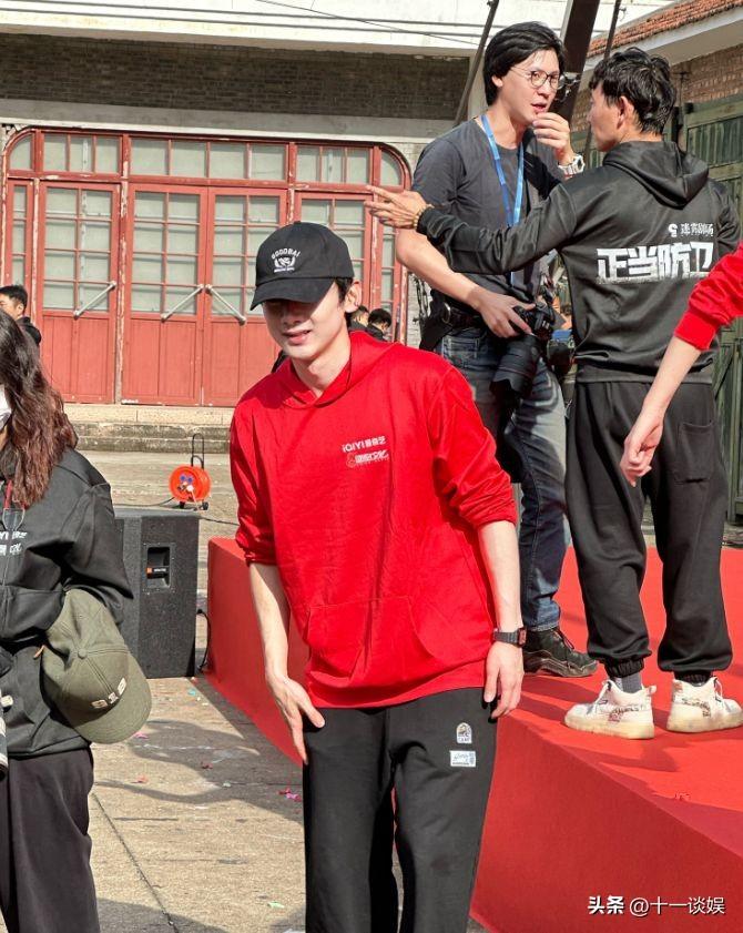 白敬亭近照,聚焦時尚與成長之路