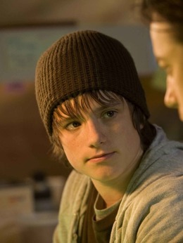 地心歷險記演員揭秘,探尋小巷隱藏寶藏的故事