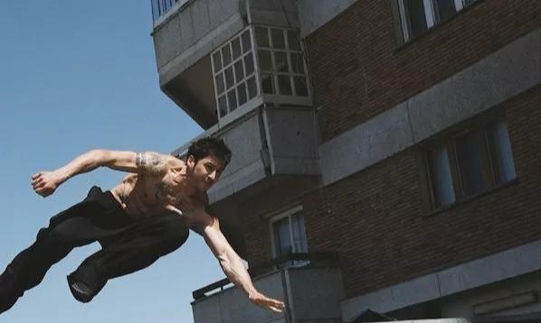 警匪片男演員,魅力與技藝的絕妙融合標題可能不完全符合文章內容,但大致表達了您提供的內容要點。如果需要更準確的標題,請提供更多的上下文信息。