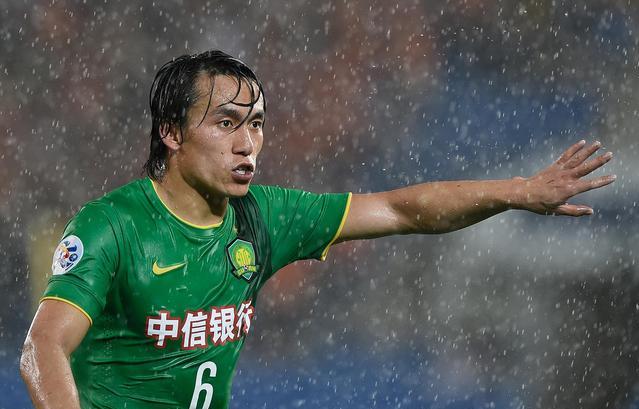 電視主持人的英語魅力與小巷深處的驚喜探索