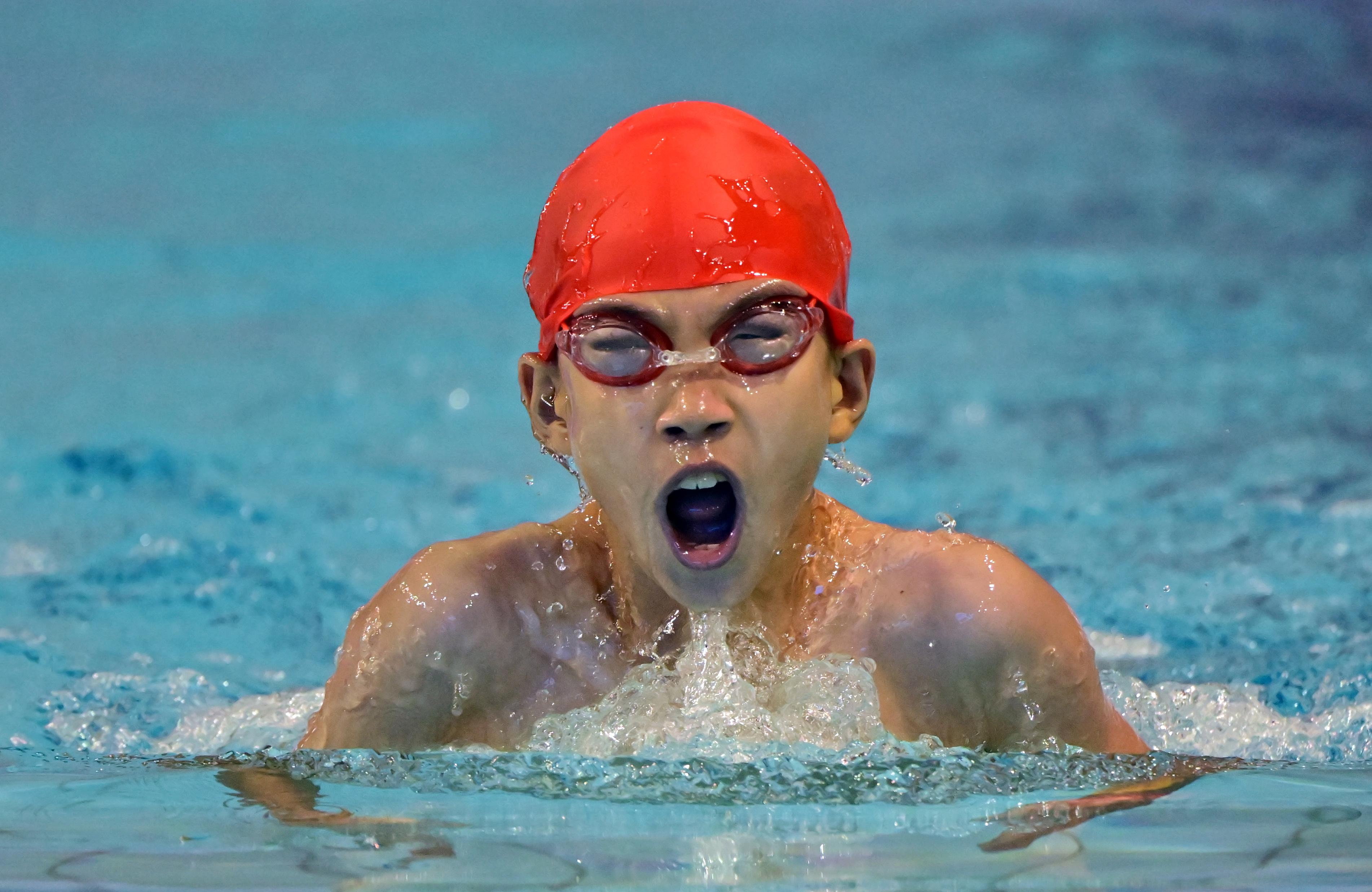 游泳池比賽,競爭與合作的賽場藝術展示