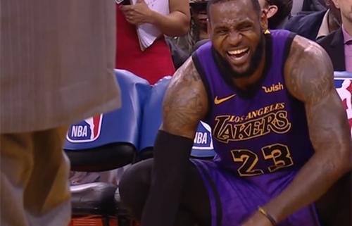 詹姆斯奪冠瞬間,王者歸來,溫情滿溢的日常故事圖片欣賞