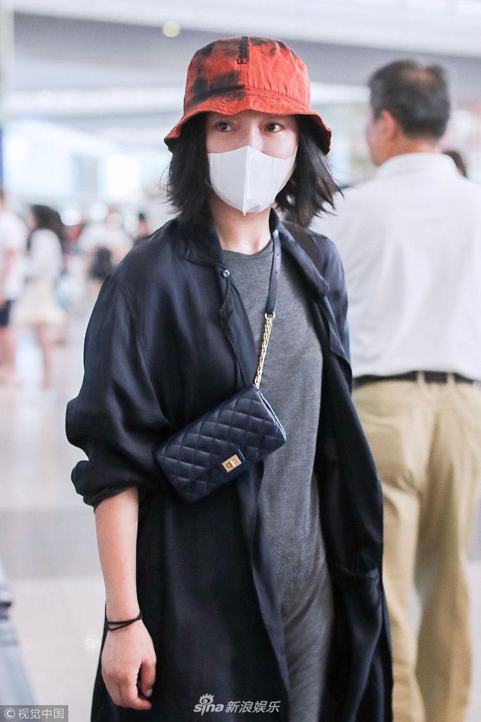 周迅機場最新照,星光閃耀,時代印記展現眼前