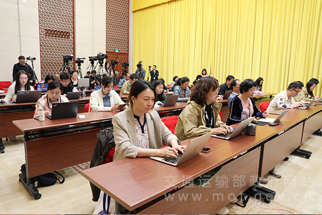 溫馨小城趣事連連,最新新聞詳解與日常趣聞分享