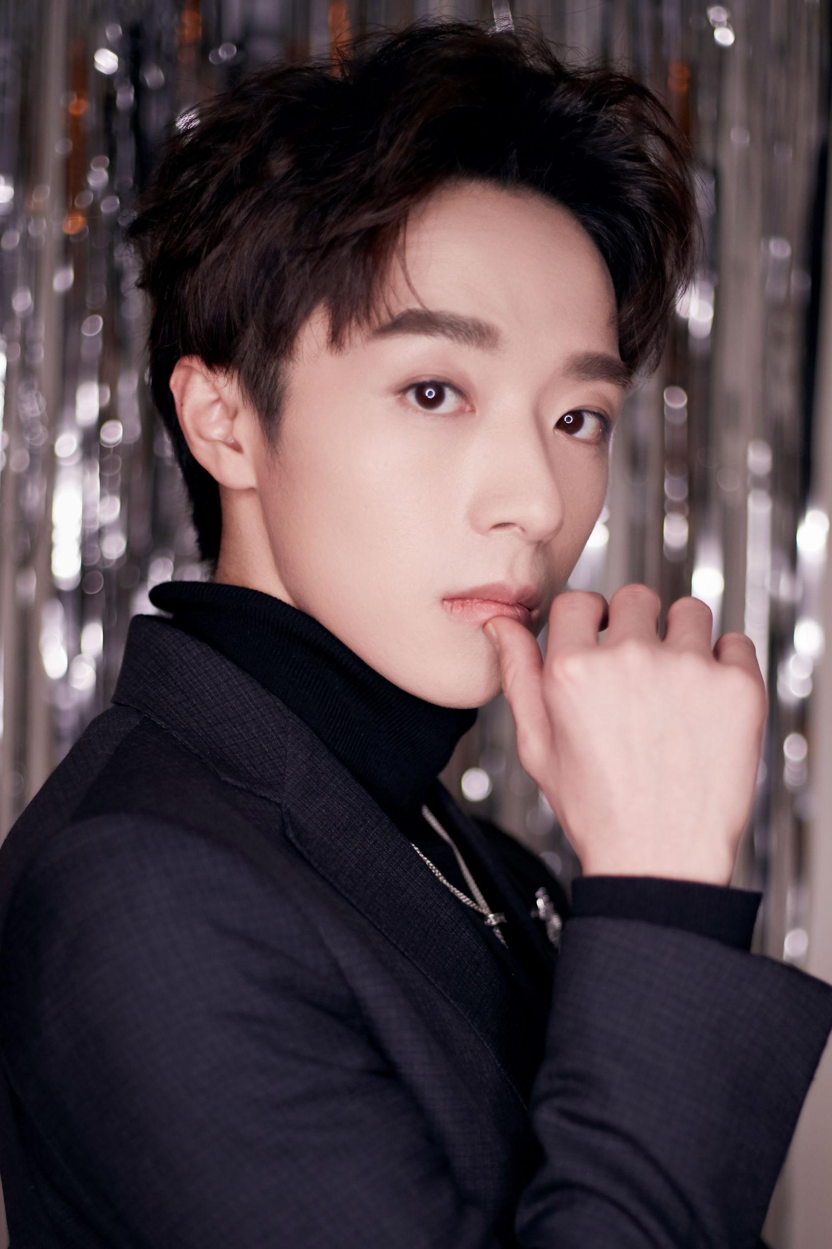 苑子豪最新科技產(chǎn)品重塑生活體驗,引領(lǐng)未來科技潮流!