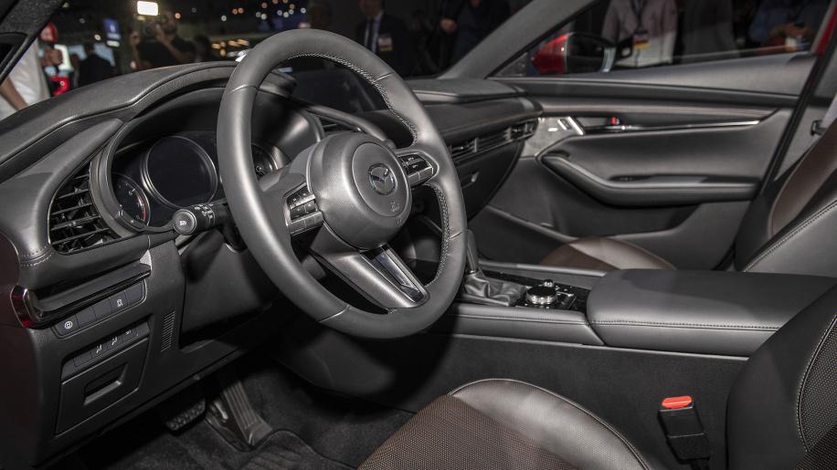 卡車最新款,小巷中的隱秘魅力探索與未知寶藏的探尋