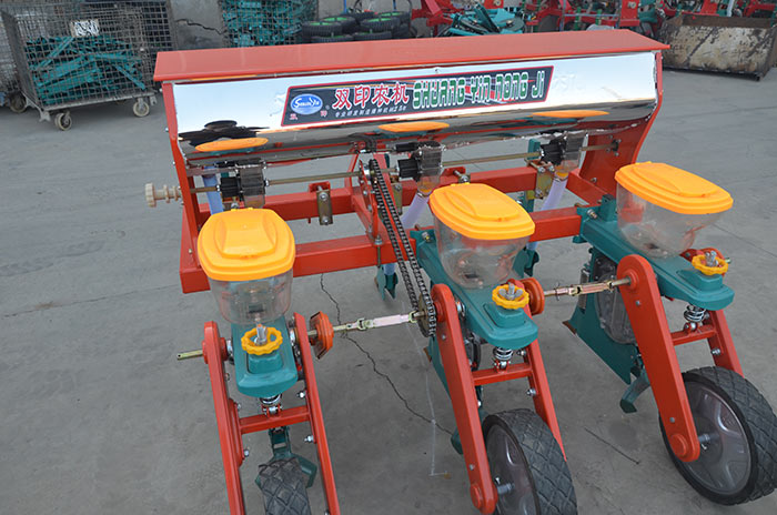 科技重塑農業,最新玉米播種機播種未來希望種子