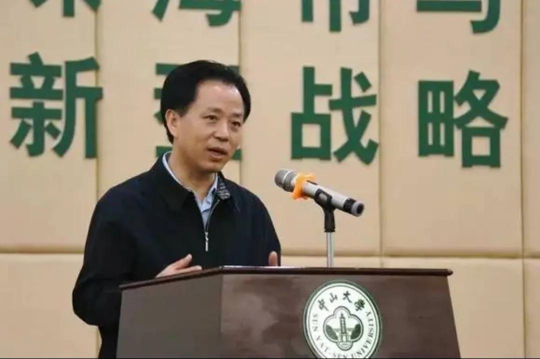 珠海書記李嘉的最新動態，勵志之光照亮珠海，成就與自信背后的變化故事
