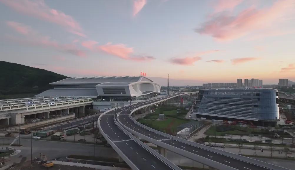 鹽城市高鐵站最新信息及影響論述,最新動態與影響分析