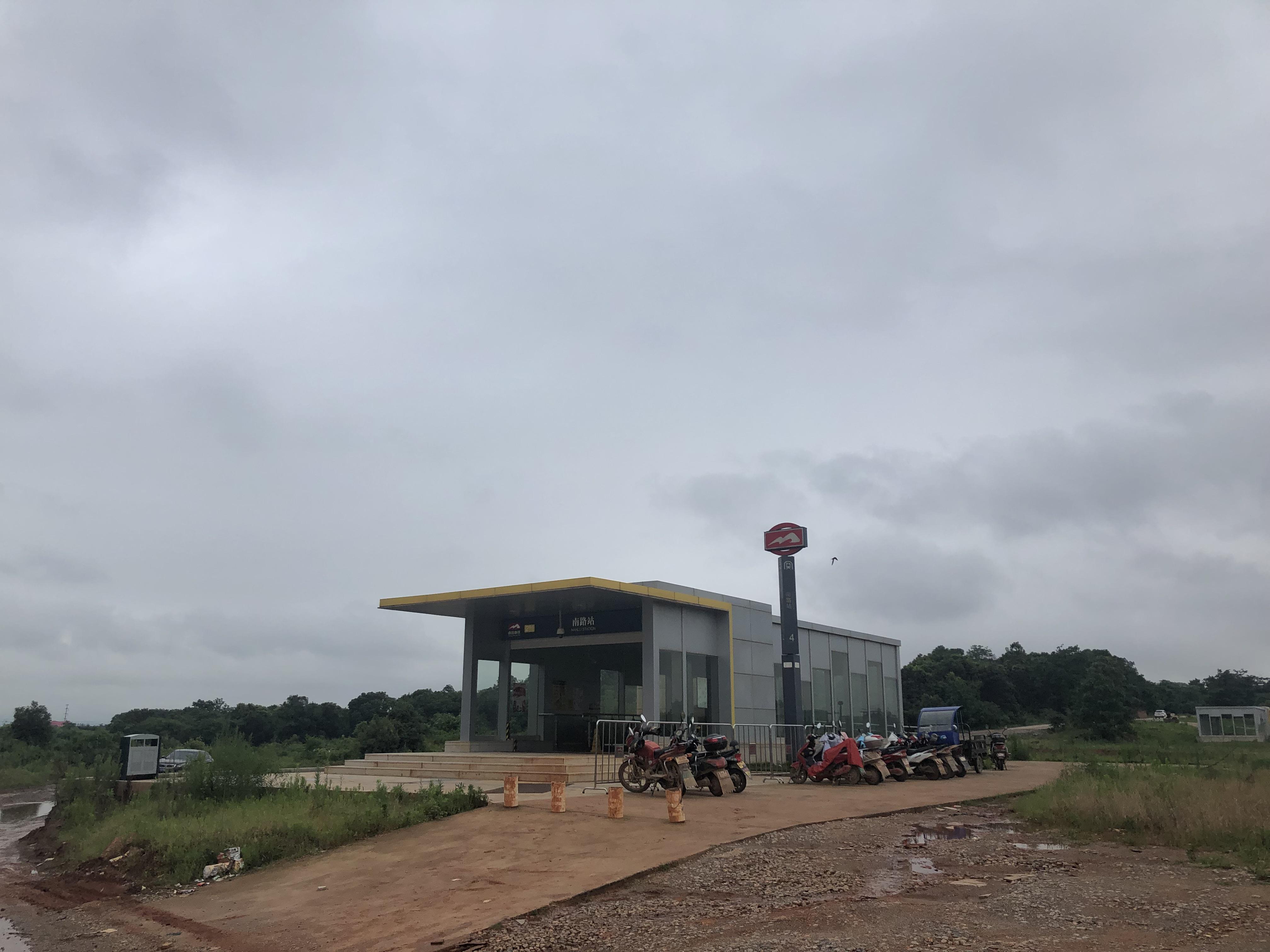 南昌地鐵四號(hào)線最新動(dòng)態(tài),探秘小巷美食特色小店