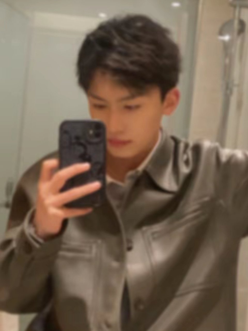 裴格季子銘最新更新,日常小趣事與友情的溫馨紐帶