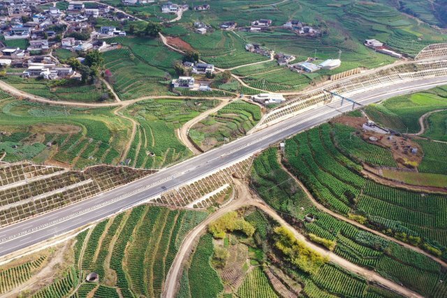 云南富會高速最新動態，觀點分析及其地區發展影響